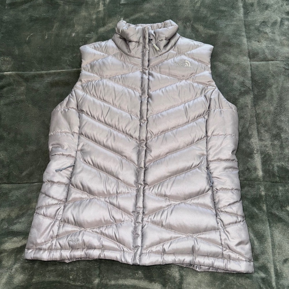The North Face Womens 550 Down Puffer Vest Silver Grey Quilted Medium Gorpcore